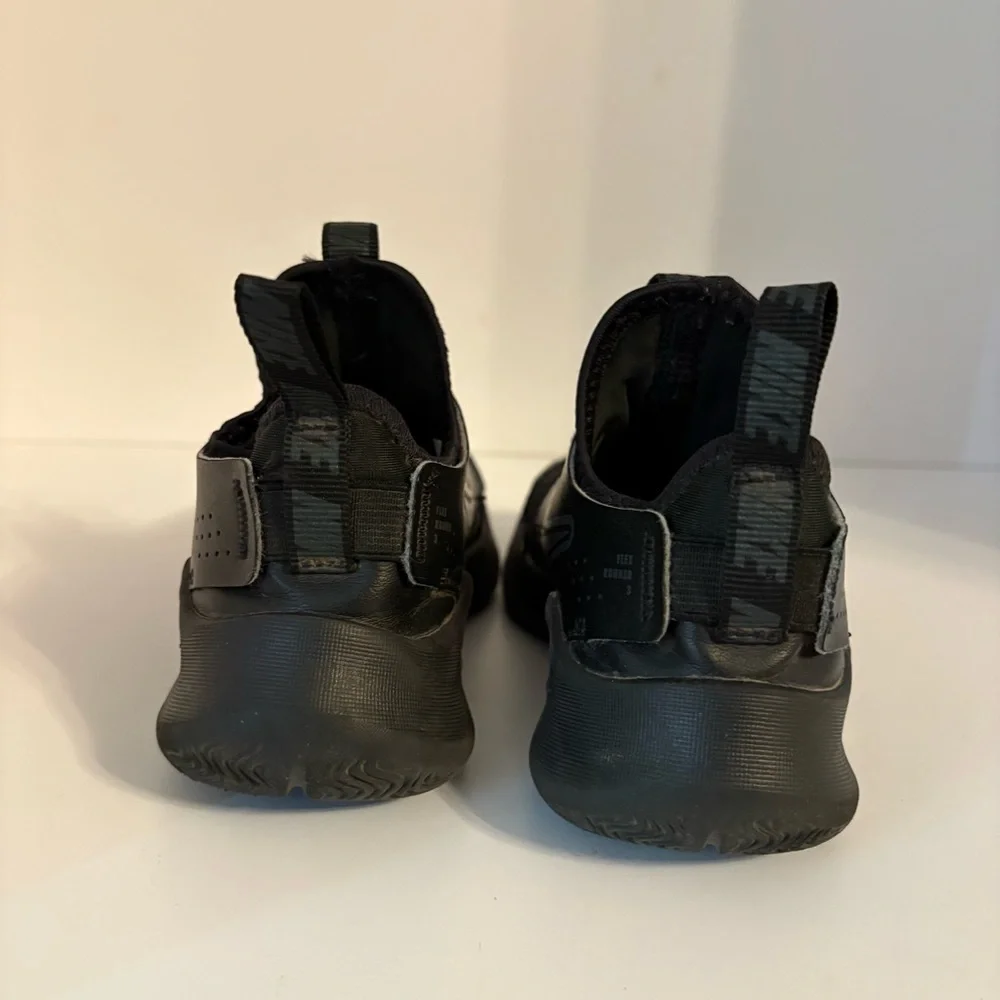 Nike Flex Runner 3 Sneakers Boys Size 11 / 11c